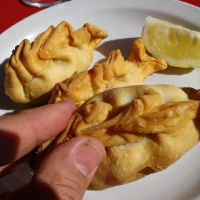 LO DIJO CHRISTOPHE....LAS MEJORES EMPANADAS DE PESCADO QUE PROBÉ EN MI VIDA